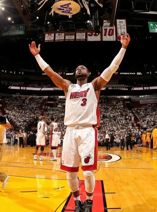 NBA巨星韦德在场上表现出色