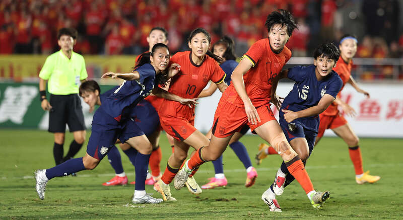 国际女足赛场上，中国队实力挺拔！