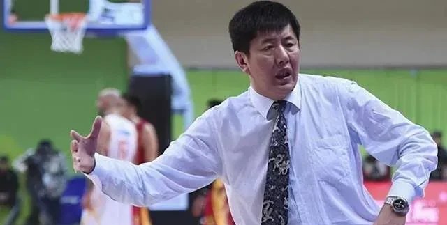 球队老将在比赛中贡献关键表现，带领球队获胜