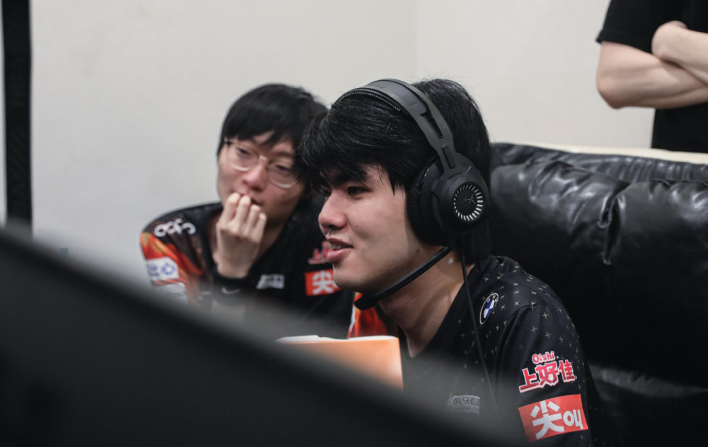 JDG血洗GEN，Knight极限生还后反打强强对话全球总决赛，点燃全场激情的简单介绍