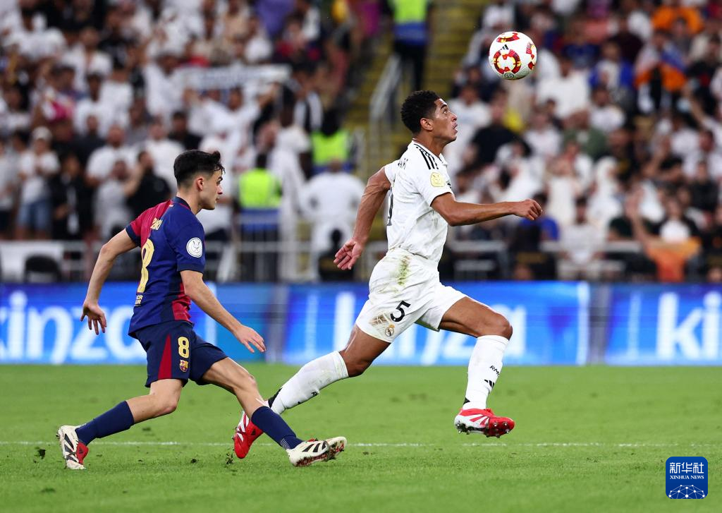 足球锦标赛：巴塞罗那强势晋级