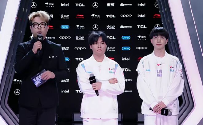 JDG轻取T1，Elk团战一打五顶尖较量八强赛，锁定晋级资格