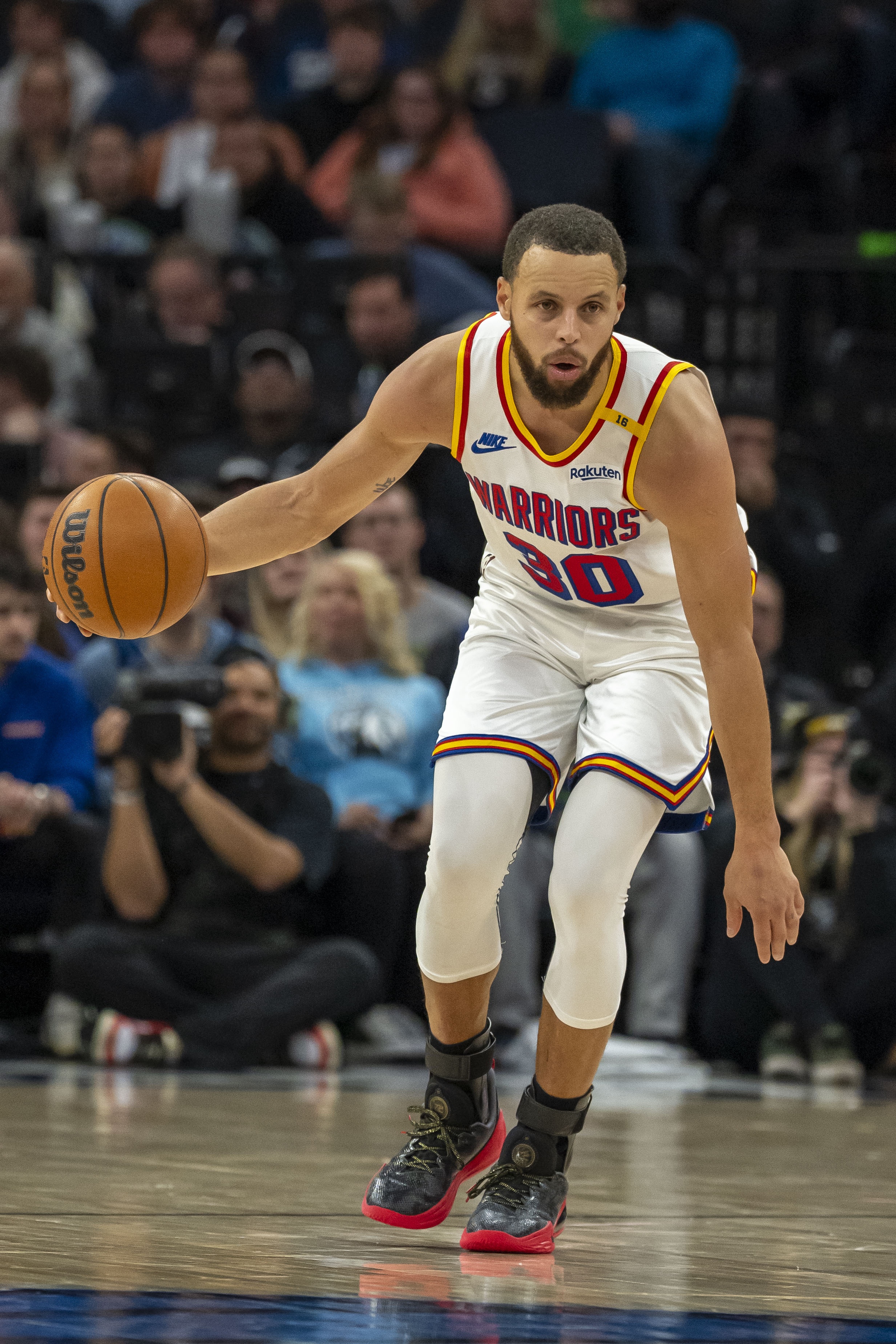 九游娱乐网页-勇士主场惜败开拓者，库里表现出色