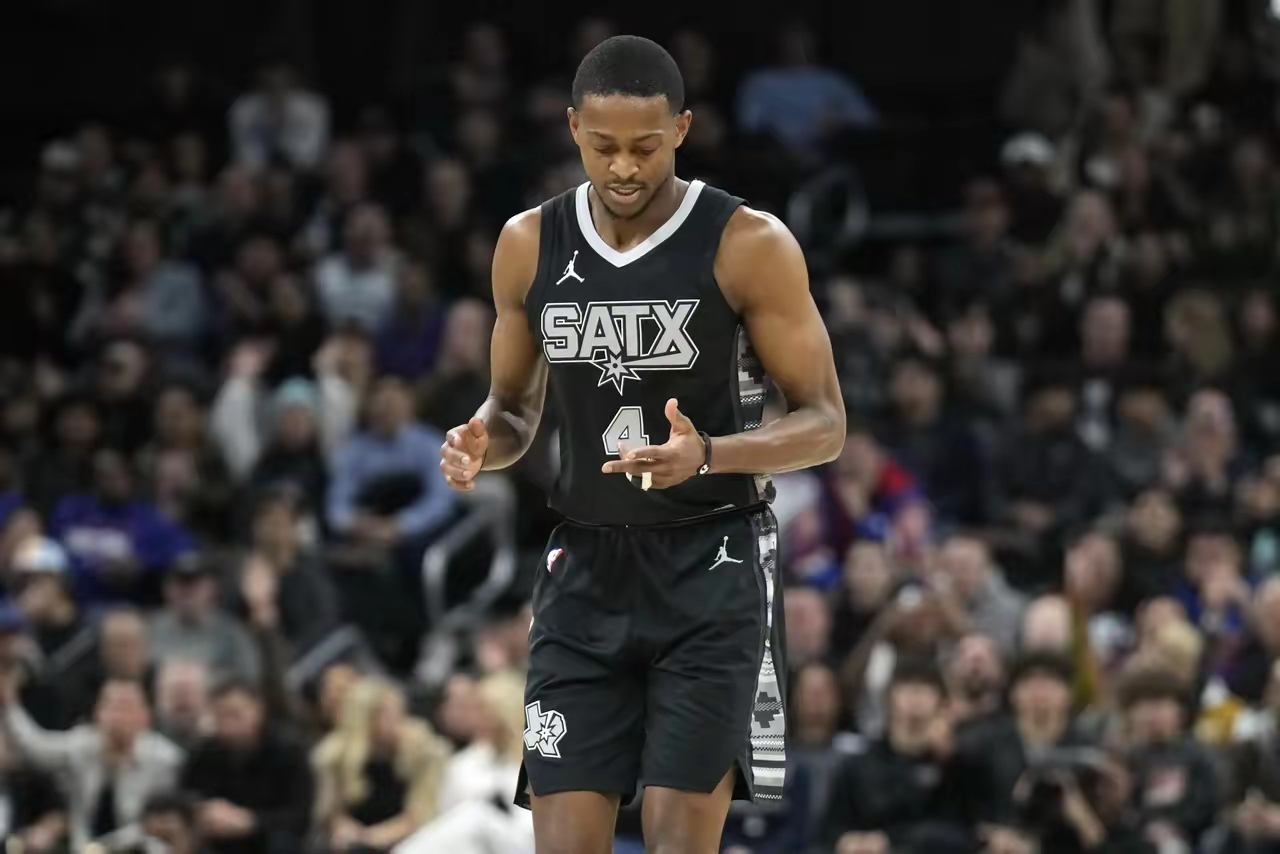 九游娱乐网页-马刺队换帅成功，夺冠冲刺