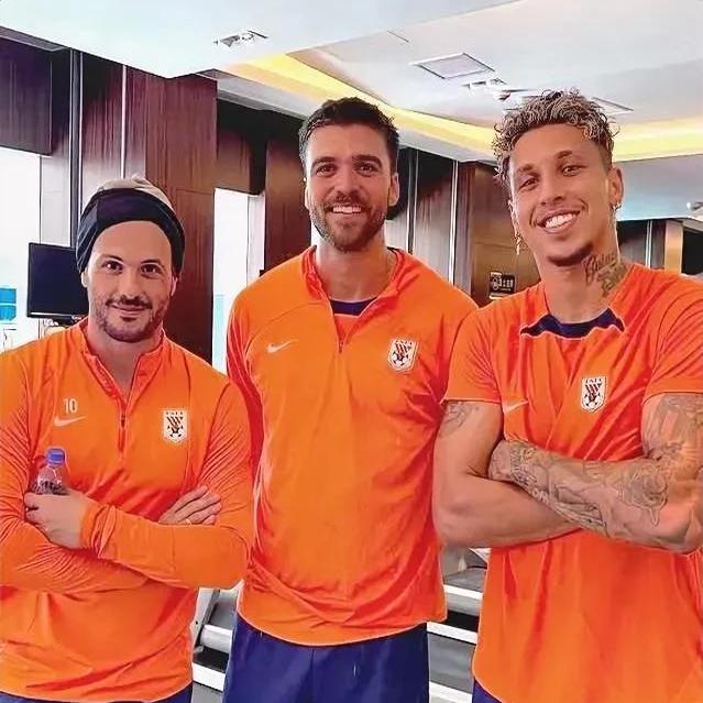 现场球员斗志昂扬，展现出色实力