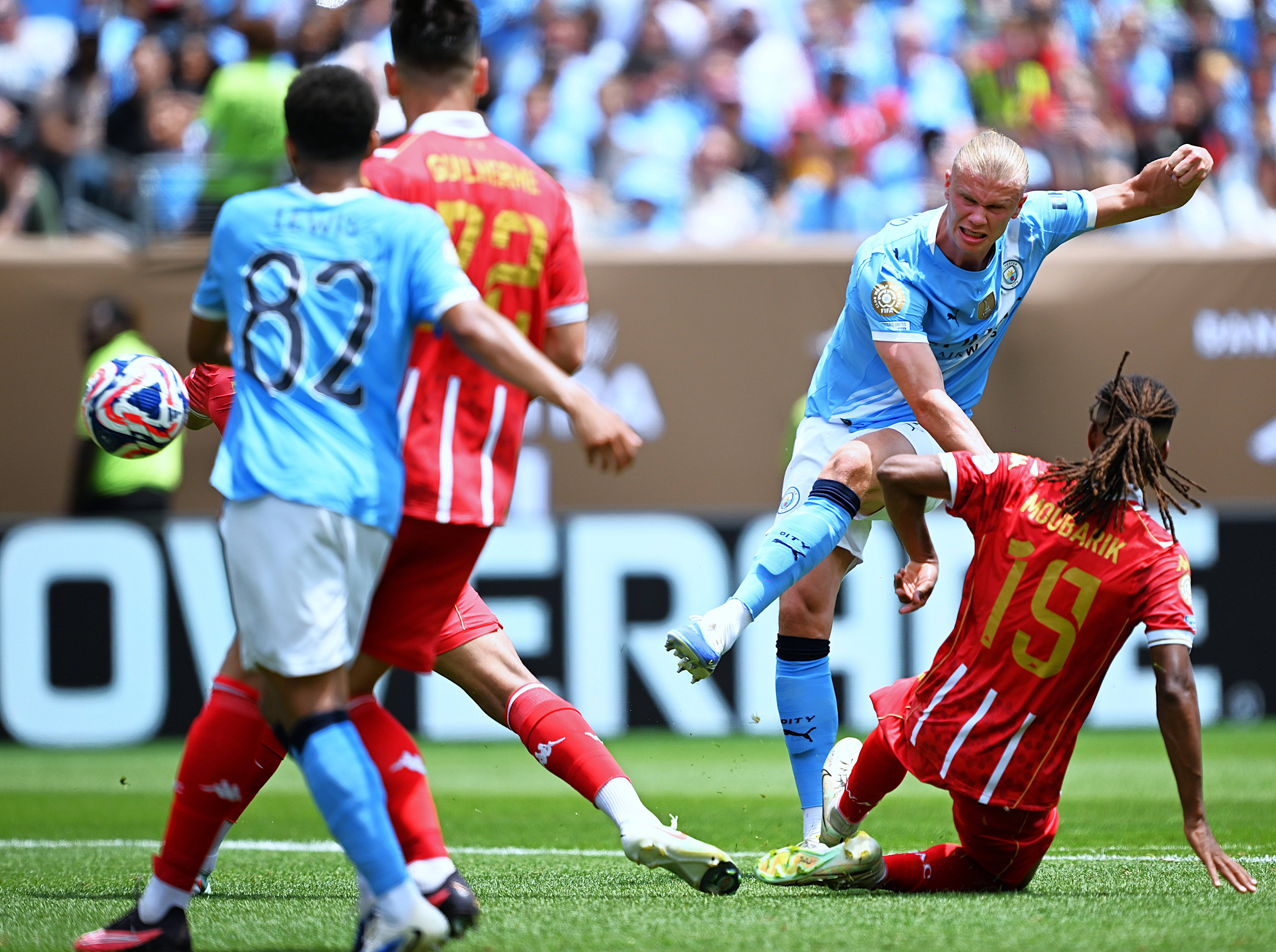 九游APP-曼城飒爽登场，英超强队力擒对手晋级