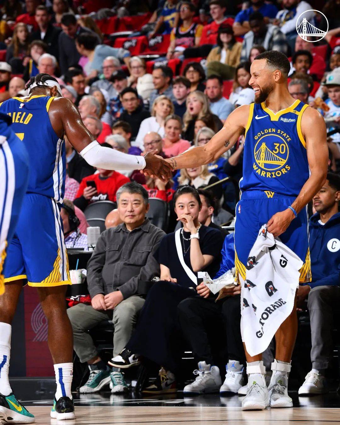 俄勒冈开拓者在主场击败对手