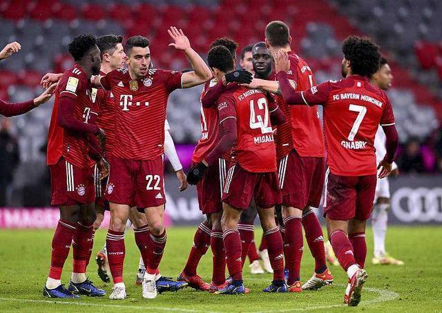 关于拜仁慕尼黑客场击败斯图加特，积分榜领先优势明显的信息