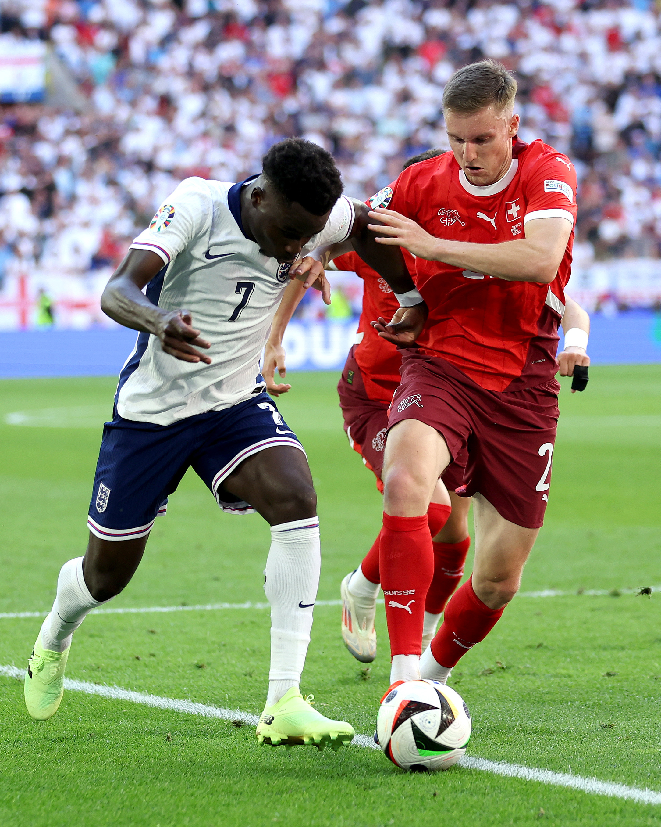 包含蒙特卡洛大师赛横扫戴维斯杯，梅德韦杰夫带队取胜的词条