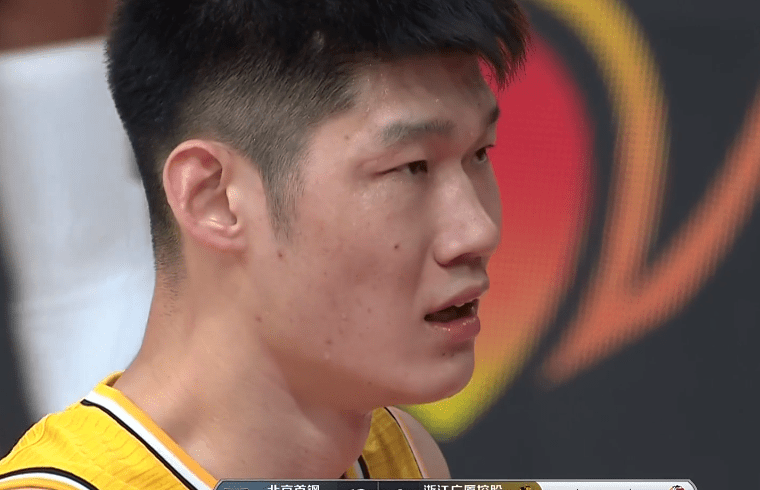 马刺绝杀北京队，孙铭徽关键制胜